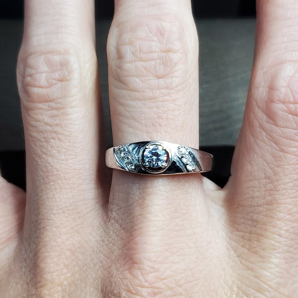 Size 9.75 Silver Tone Simple Cool Fancy Cubic Zirconia Band Ring